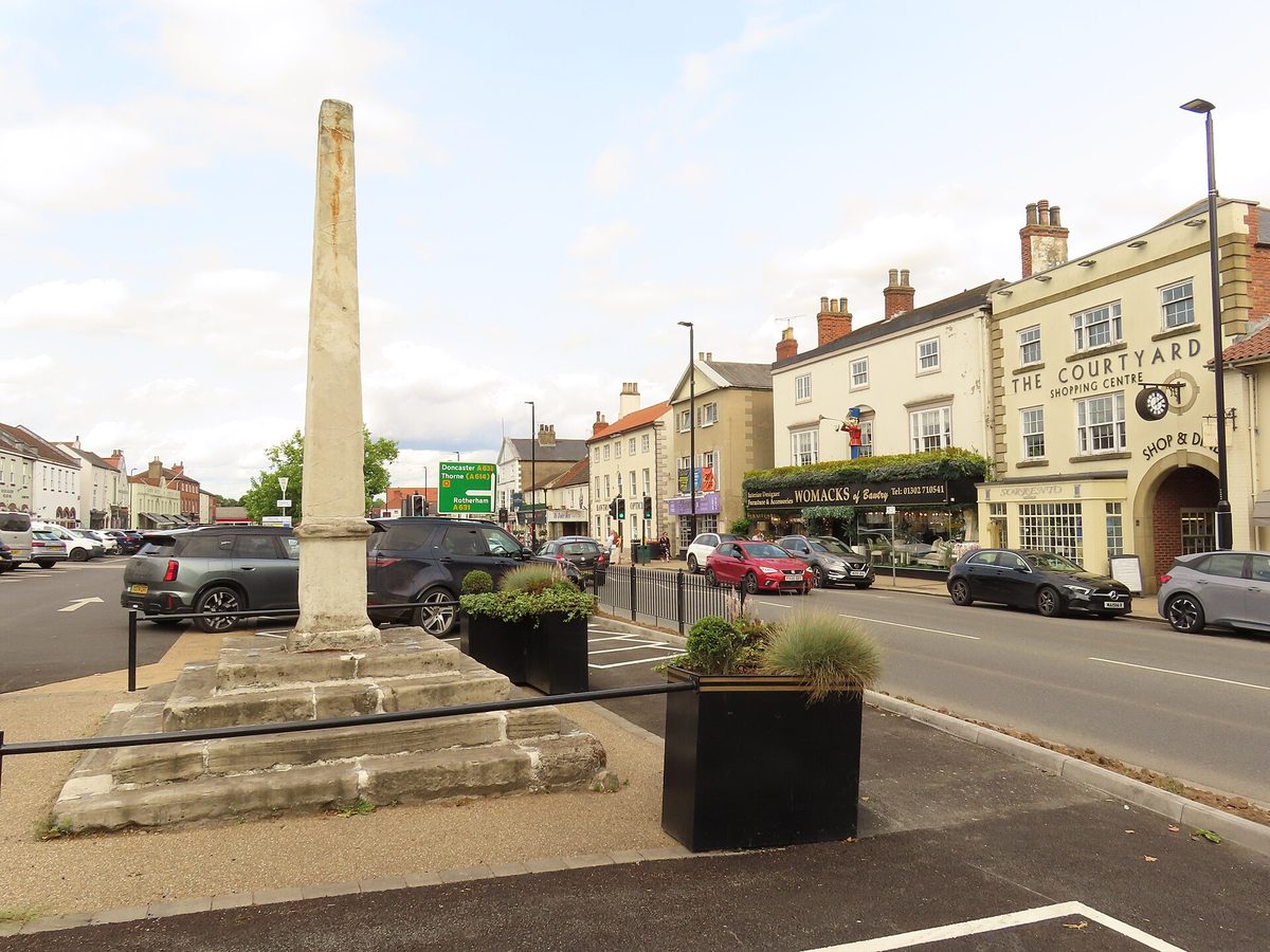 Market Cross and High Street, Bawtry. Photo by Colin Park, CC BY-SA 2.0, via Wikimedia Commons. Market Cross and High Street, Bawtry
