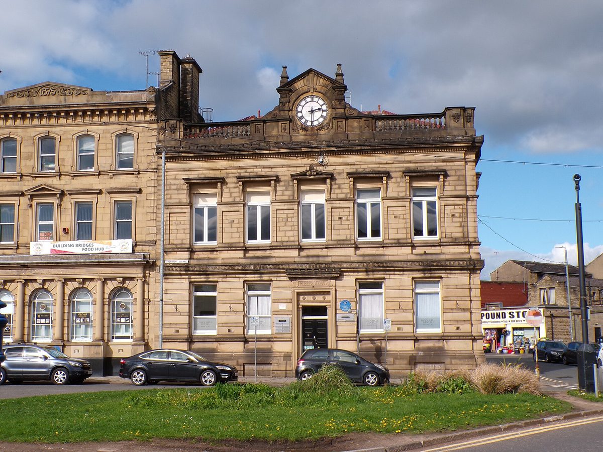 Brighouse Town Hall. Photo by Rcsprinter123, CC BY 3.0, via Wikimedia Commons. Brighouse Town Hall