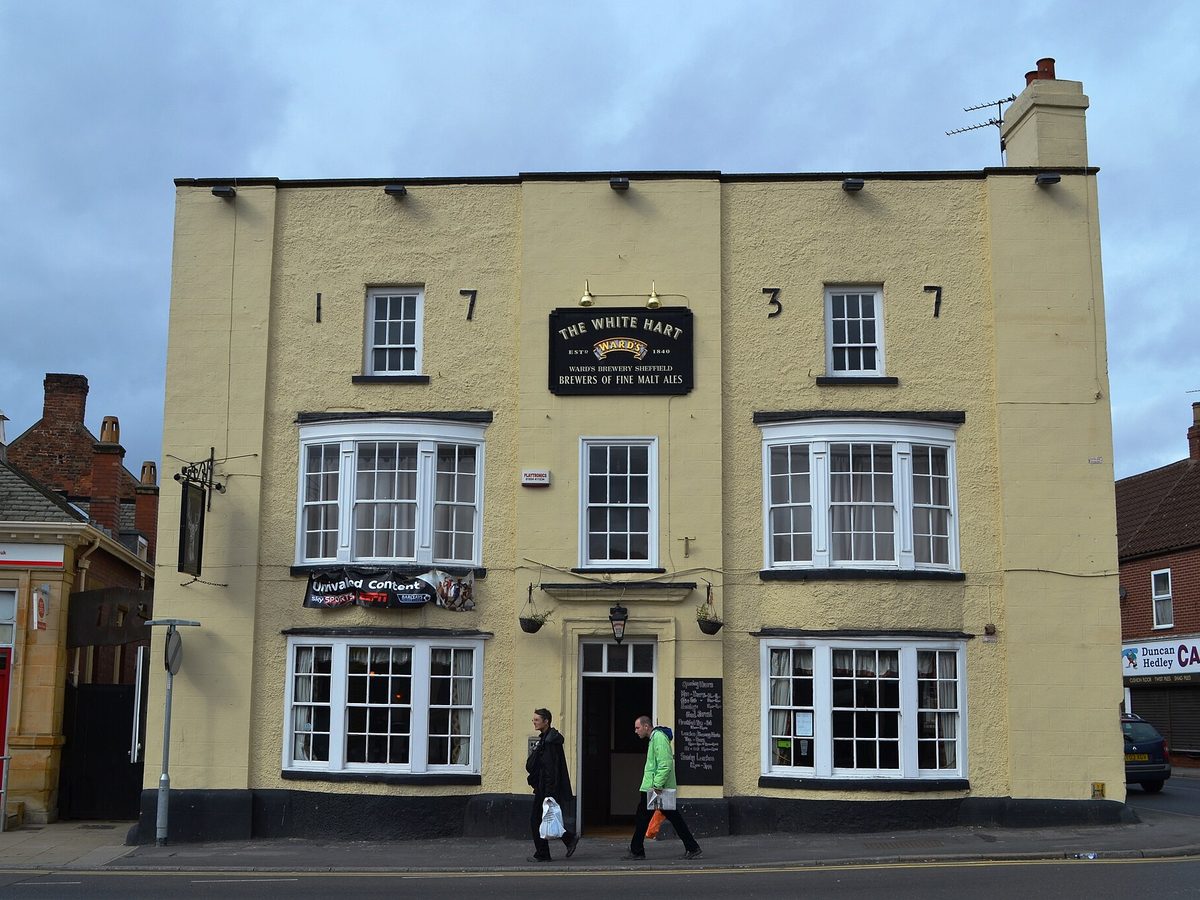 The White Hart, Thorne Market Place. Photo by Neil Theasby, CC BY-SA 2.0, via Wikimedia Commons. The White Hart, Thorne Market Place